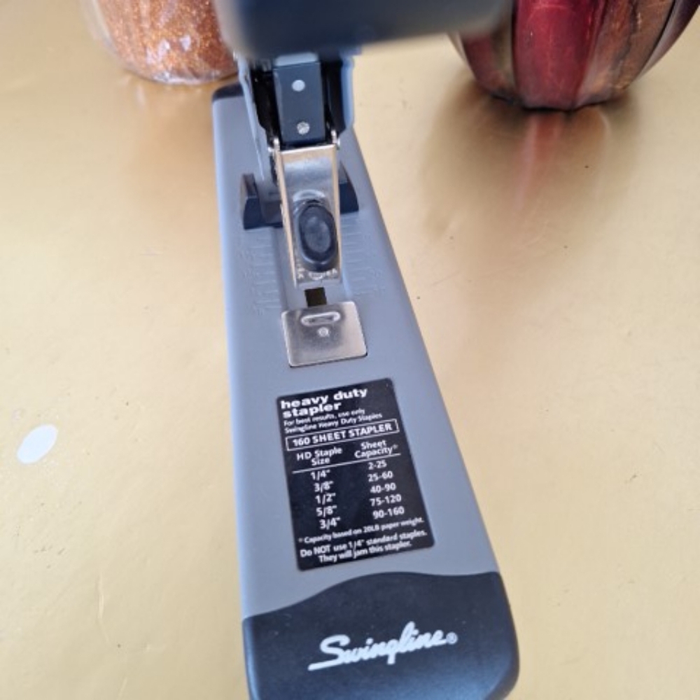 Heavy Duty Stapler - Picture 3 of 5